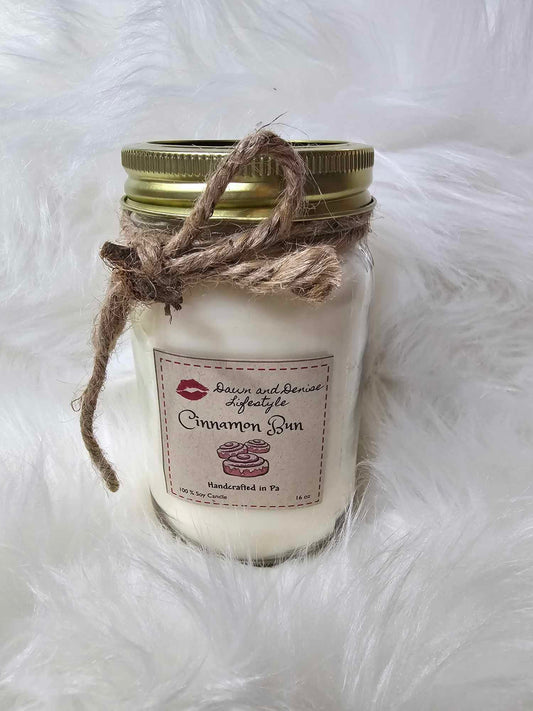 Handmade Candle 16oz-Cinnamon Bun